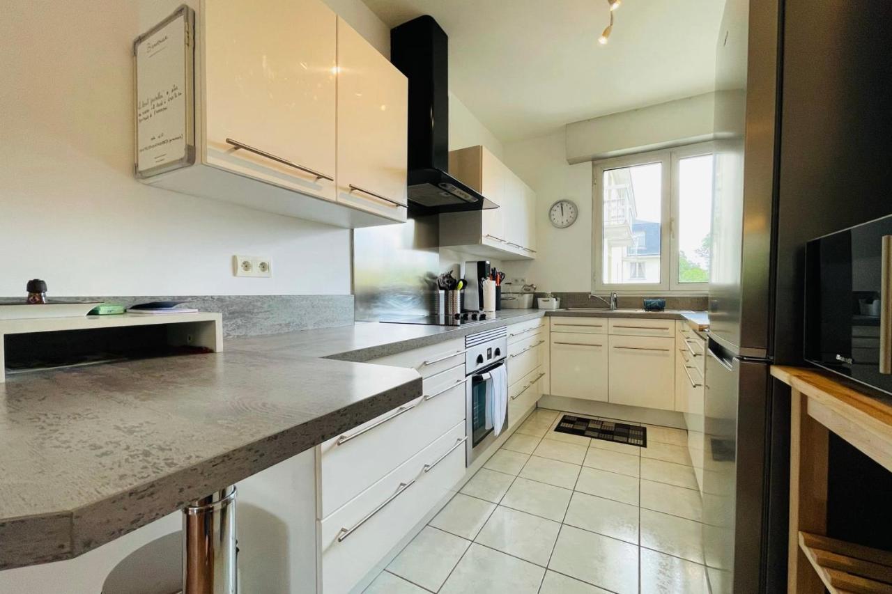 La Belle Ferronniere Appartement Avec Environnement Paisible 阿姆博斯 外观 照片