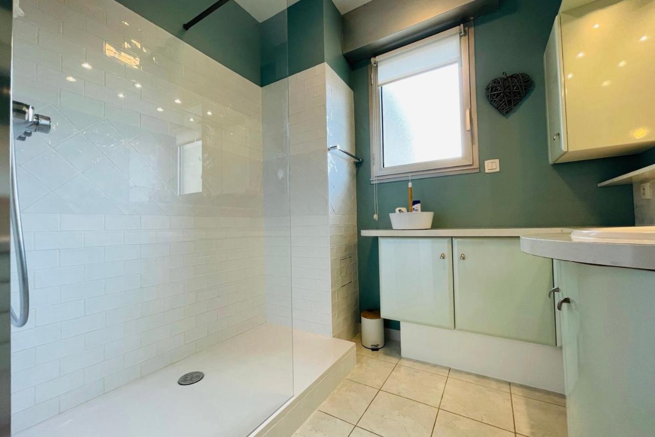 La Belle Ferronniere Appartement Avec Environnement Paisible 阿姆博斯 外观 照片