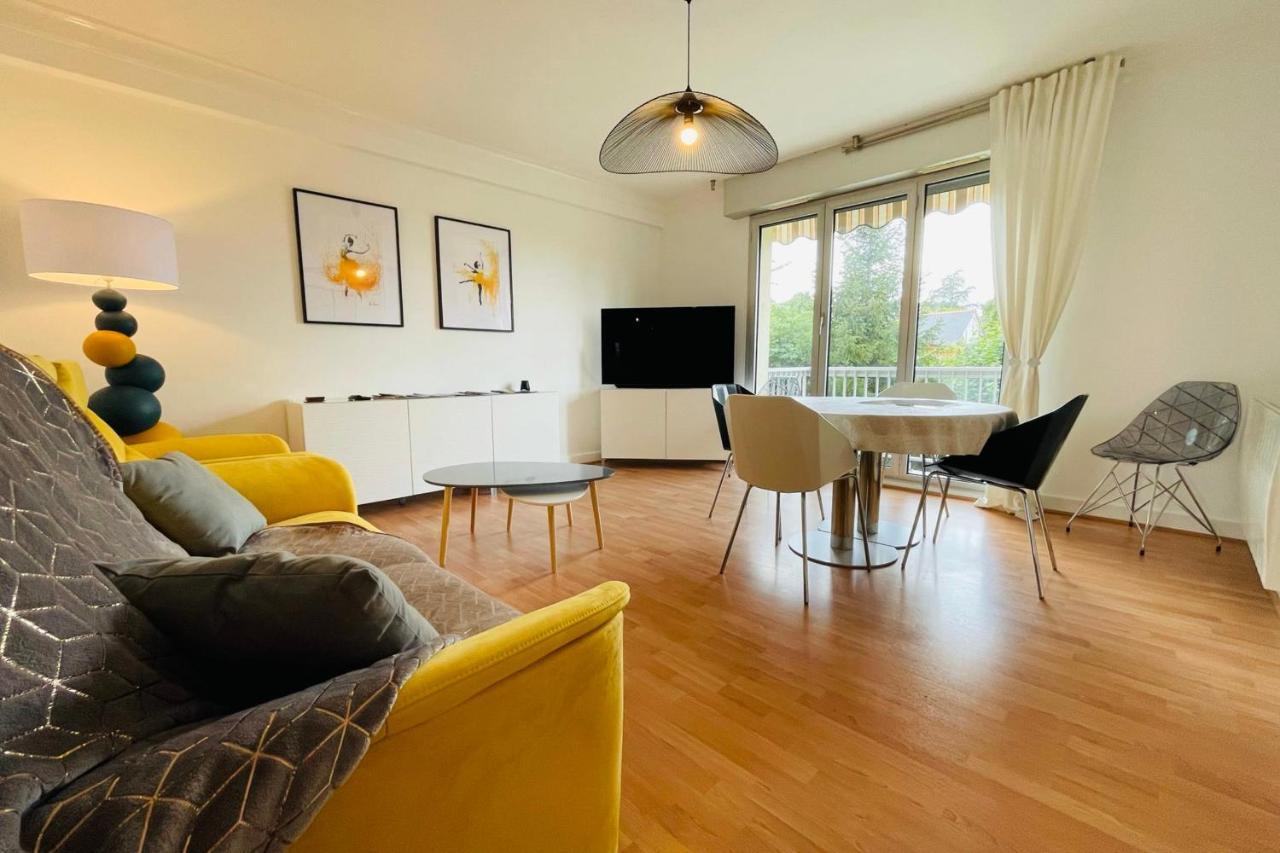 La Belle Ferronniere Appartement Avec Environnement Paisible 阿姆博斯 外观 照片