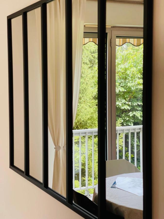 La Belle Ferronniere Appartement Avec Environnement Paisible 阿姆博斯 外观 照片