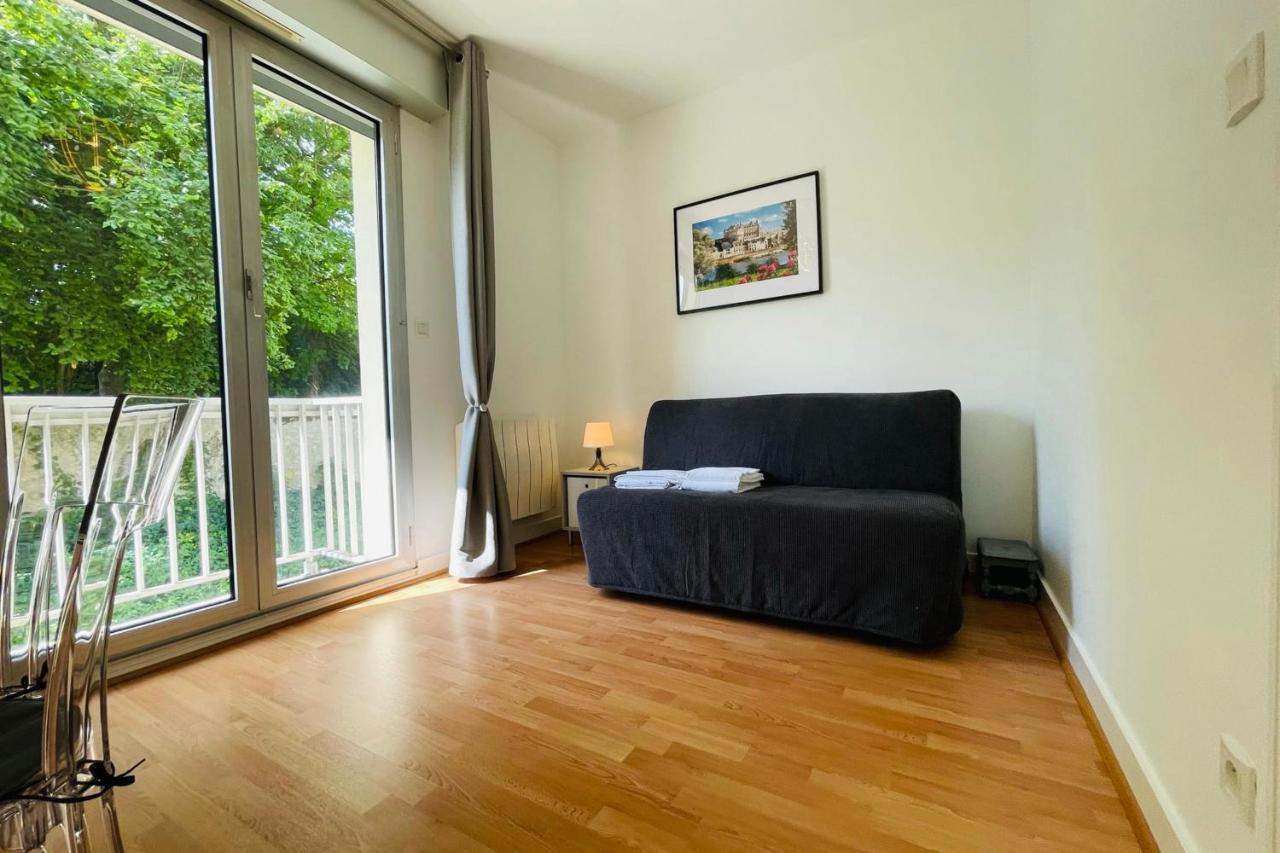 La Belle Ferronniere Appartement Avec Environnement Paisible 阿姆博斯 外观 照片