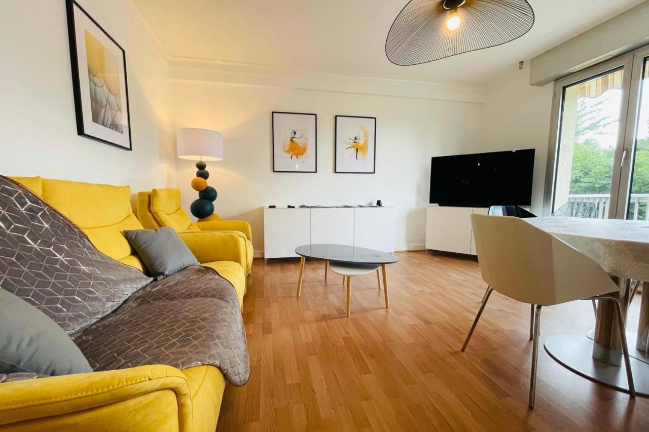 La Belle Ferronniere Appartement Avec Environnement Paisible 阿姆博斯 外观 照片