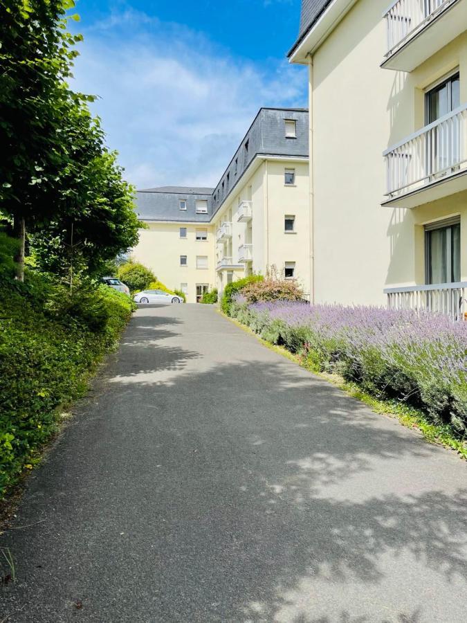 La Belle Ferronniere Appartement Avec Environnement Paisible 阿姆博斯 外观 照片