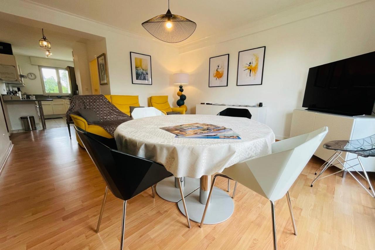 La Belle Ferronniere Appartement Avec Environnement Paisible 阿姆博斯 外观 照片